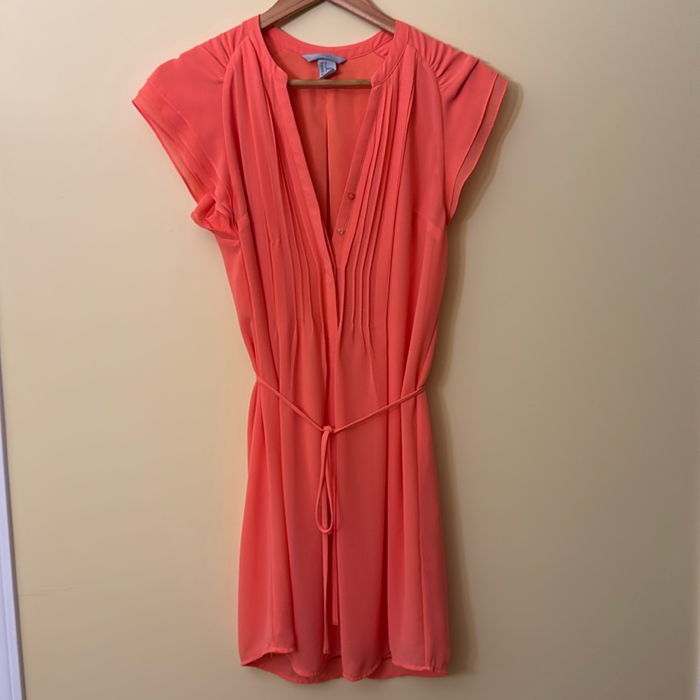 Adorable peach H&M slip on dress. Size US6, Waist tie abailable
